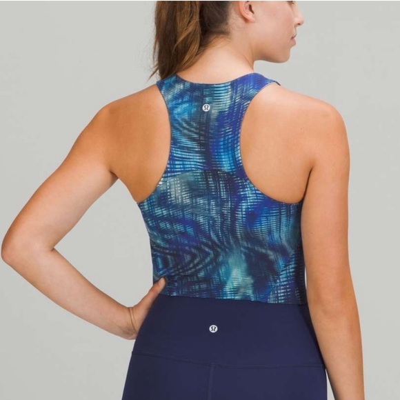 Lululemon Invigorate Training Tank Top Cropped Flux Blue Size 2 - Picture 2 of 8